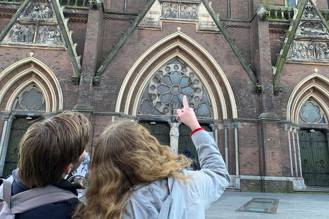 Discover Alkmaar with a self-guided Outside Escape city game tour - Starting at Noorderkade and the Adriaen Antonisz Statue