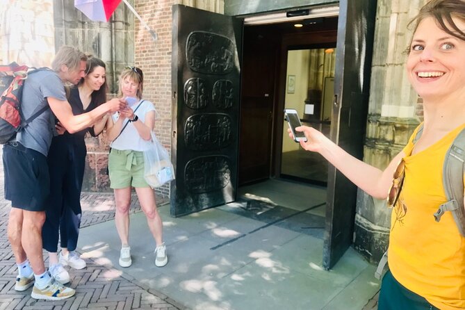 Discover Amsterdam's city center in this Outside Escape game tour - Finishing at Dam Square