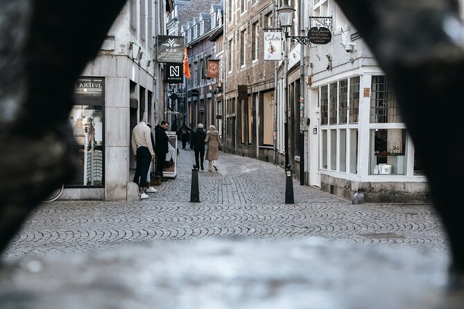 Discover Maastricht with a Smile! Culture, History and People - Sint Servaas Basilica and the oldest bridge