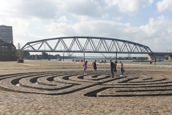 Discover Nijmegen with an Outside Escape city game tour! - Starting on Kronenburgersingel and Reaching the Snelbinder