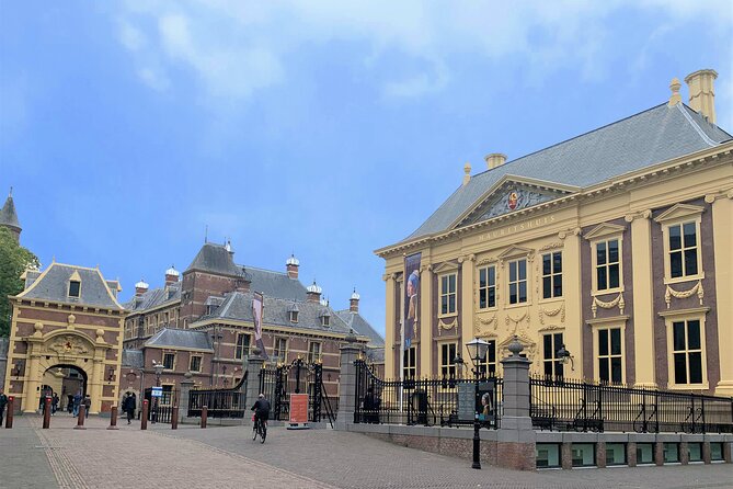Discover The Hague with a self-guided Outside Escape city tour - Lange Voorhout and the city’s grand side