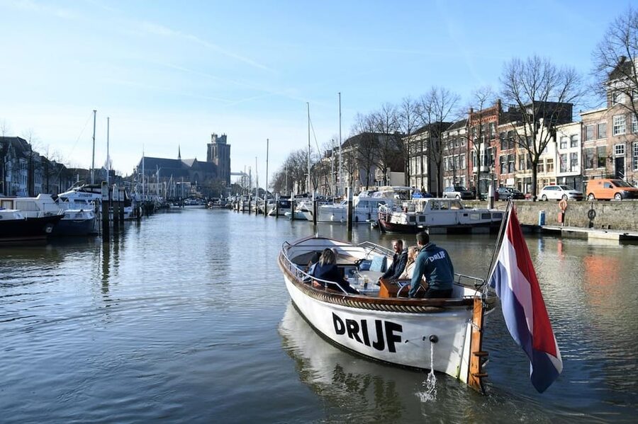Dordrecht: City Canal Cruise - Timing, Weather, and Comfort
