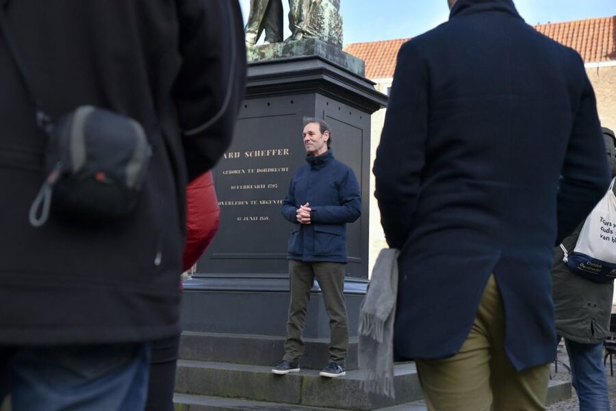 Dordrecht: City Walking Tour with Boat Ride - Starting at Voorstraat 276