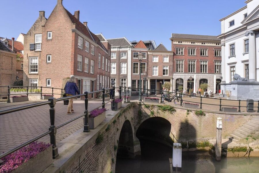 Dordrecht: Dark History Tour - Meeting at Hallo Dordrecht on Voorstraat 276