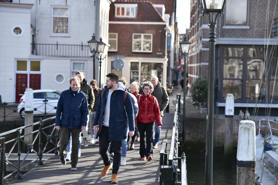 Dordrecht: Highlights and Hidden Gems Walking Tour - What the guide adds to the experience