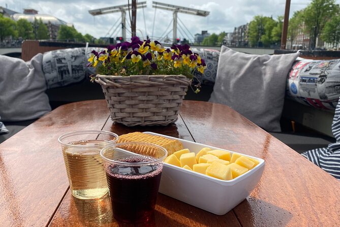 Dutch Cheese & Drinks Guided Amsterdam Boat Tour, All Inclusive - Why this short canal cruise works