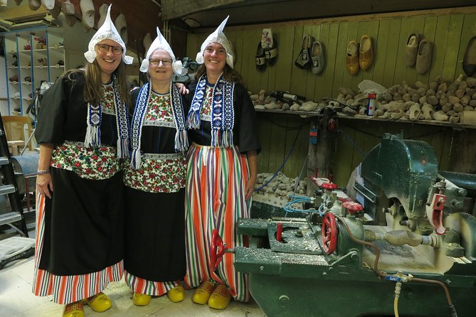 Dutch Experience in Volendam with Traditional Outfits - Is $11.42 a good deal?