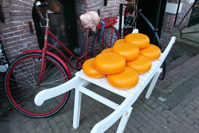 E-Bike PRIVATE tour Countryside of Amsterdam Volendam Marken - Edam and the appeal of a slower stop