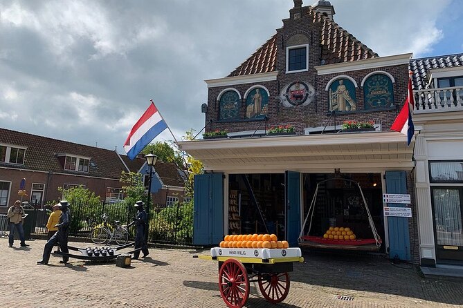 E-Bike PRIVATE tour Countryside of Amsterdam Volendam Marken - Katwoude’s farms and Monnickendam’s shipping past