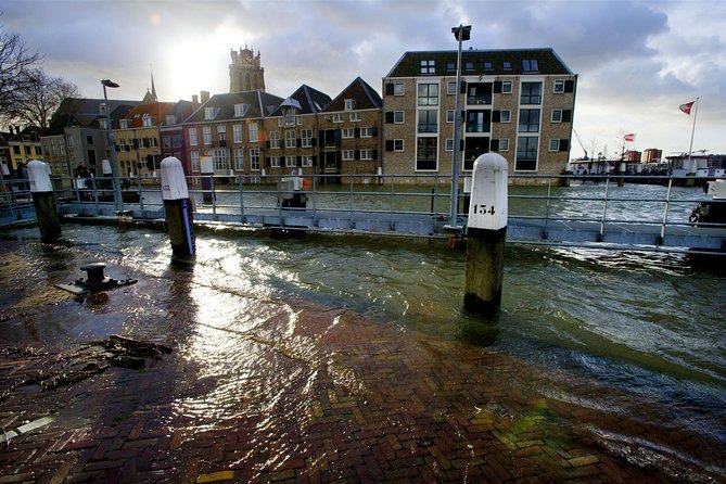 e-Scavenger hunt Dordrecht: Explore the city at your own pace - City hall and the Hof van Nederland