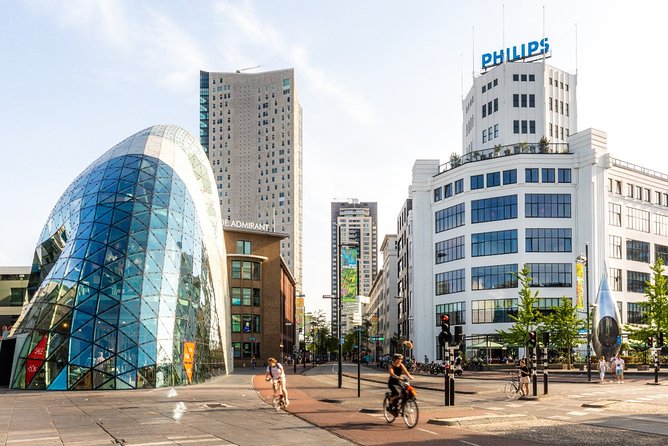 e-Scavenger hunt Eindhoven: Explore the city at your own pace - St. Catharine’s Church and Van Abbemuseum