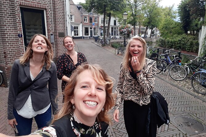 e-Scavenger hunt Enkhuizen: Explore the city at your own pace - The prison, town hall, and Snouck van Loosenhuis