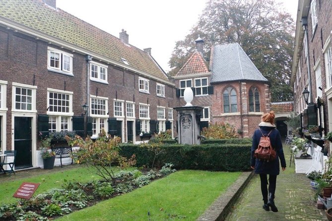 e-Scavenger hunt Leiden: Explore the city at your own pace - Pieterskerk, the Hortus, and Leiden’s early story