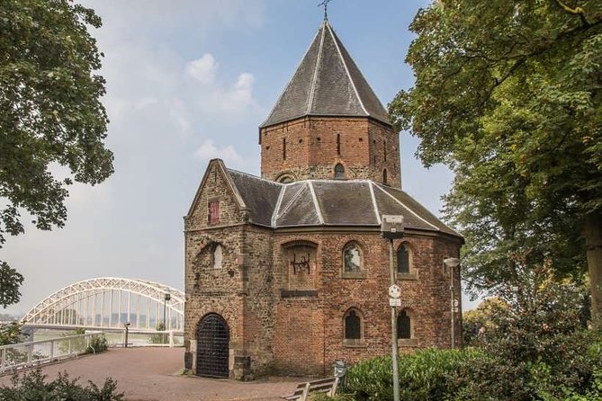 e-Scavenger hunt Nijmegen: Explore the city at your own pace - Timing, weather, and group strategy