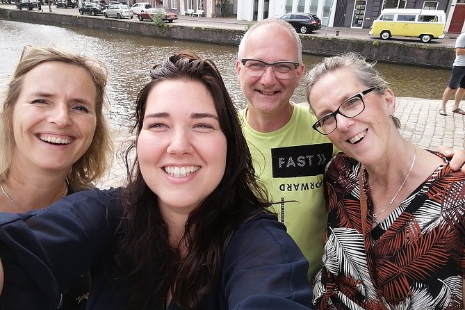 e-Scavenger hunt Zutphen: Explore the city at your own pace - Oude Bornhof, the library, and a sweet finish