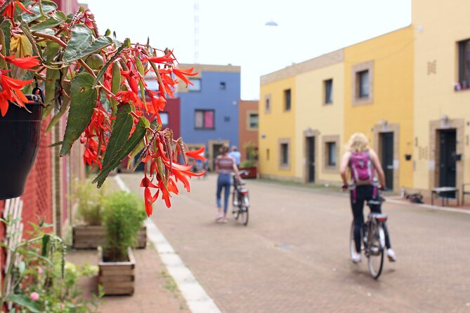 Eindhoven: Guided bicycle tour of the Highlights of Eindhoven - Kazerne, Bergen, and the Latin Quarter