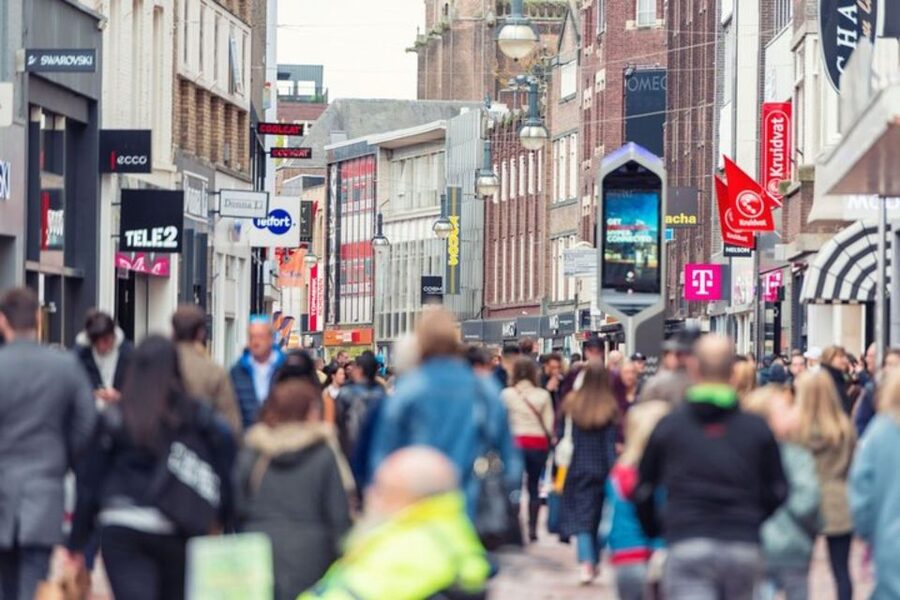Eindhoven: Private custom Walking tour with a local guide - Choosing between two and eight hours