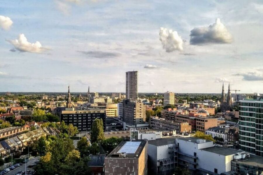 Eindhoven: Private custom Walking tour with a local guide - Start with your own priorities
