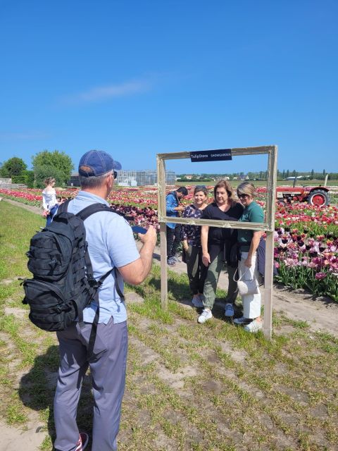 Enjoy the tulip fields by bike with a guide (small group)! - Cycling through Lisse and visiting St. Agatha Church