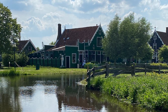 Escape Amsterdam: E-Bike to Zaanse Schans Windmills & Zaandam - Spending 75 minutes at Zaanse Schans