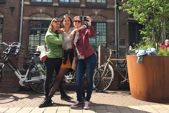 Exciting Murder Mystery - Interactive city walk in Arnhem - How the photo destinations and clues work