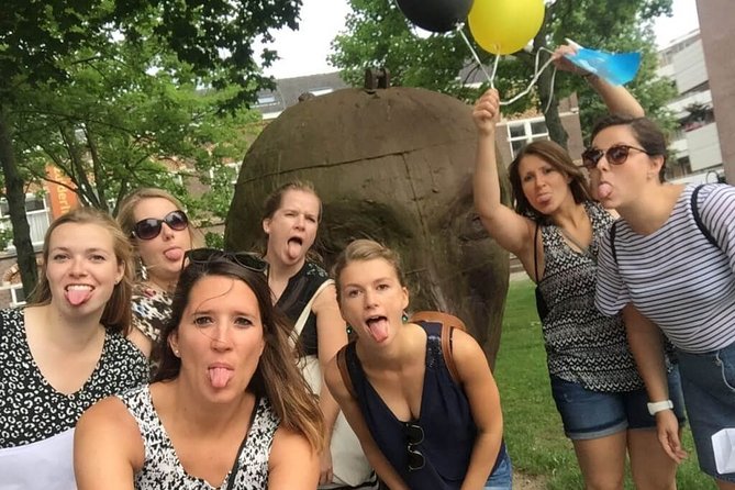 Exciting Murder Mystery - Interactive city walk in Groningen - Collecting clues, one correct selfie at a time