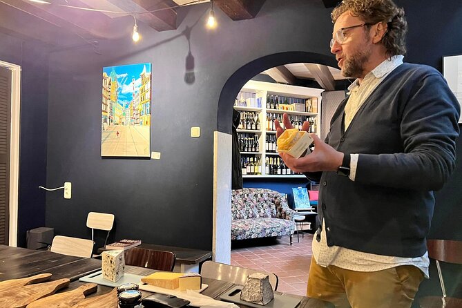 Exclusive Cheese Walk & Dutch Wine Discovery - Noordermarkt and the cheese-market connection