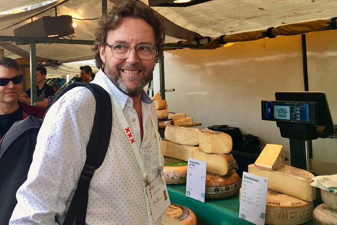 Exclusive Cheese Walk & Dutch Wine Discovery - Shopping through the Nine Streets