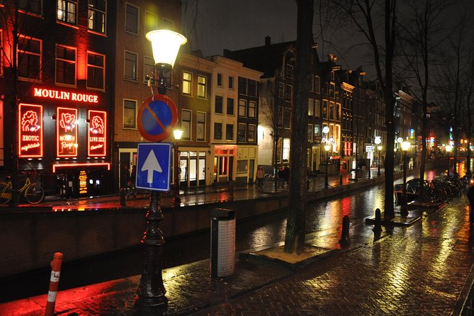 Exclusive small-group Amsterdam Red Light District tour - Amsterdam’s smallest house and the VOC connection