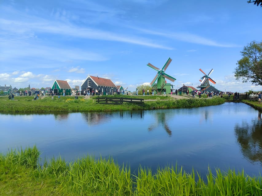 Excursion from Amsterdam to the windmills of Zaanse Schans - From Amsterdam Central Station to the Dutch countryside
