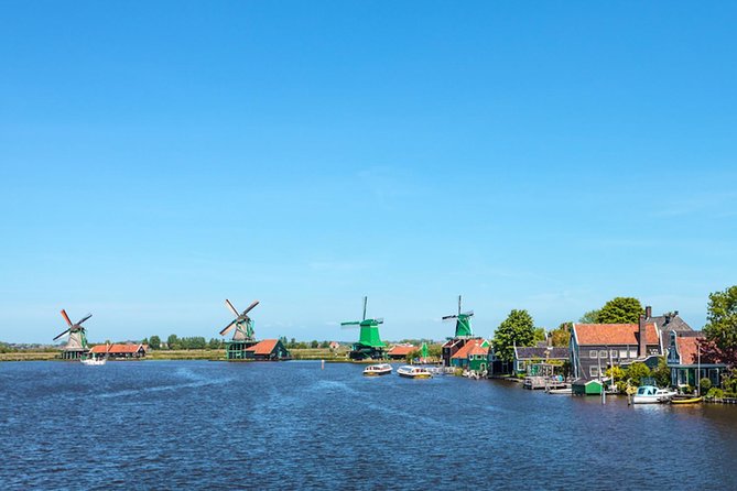 Excursion to the mills of Zaanse Schans - Seeing clogs made by hand