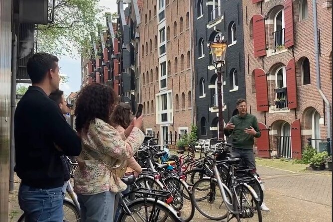 Explore Amsterdam by Bike in the Company of a French Local Guide - Key points to know before you pedal away