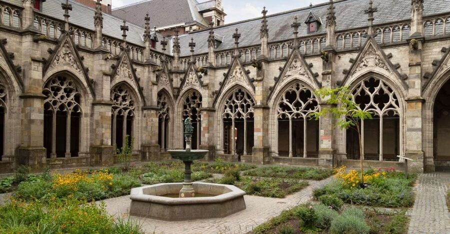 Explore Gems of Utrecht Walking Tour for Couples - Ending in Park Lepelenburg