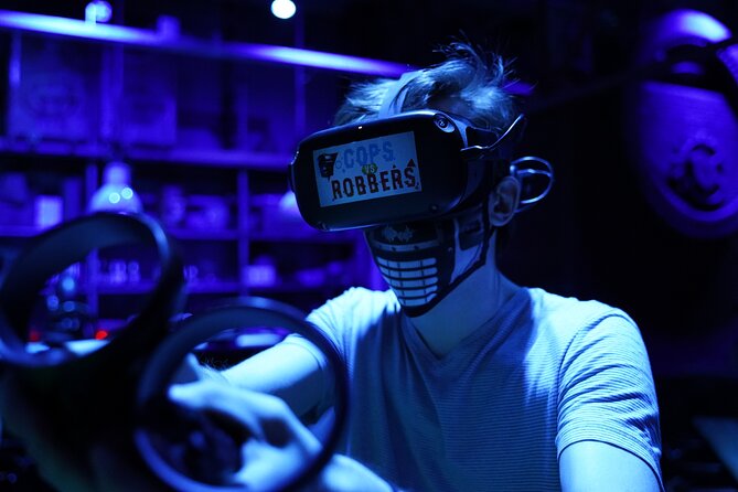 Free Roam VR in Amsterdam – Immerse Yourself in a Virtual World! - The main session: movement, combat, and puzzles