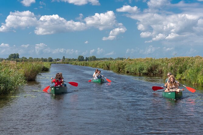 Fresh nose tour with the canoe through the nature near Amsterdam - Returning through Watergang’s small bridges