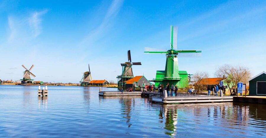 From Amsterdam: 4 Provinces Highlights Van Tour - Afsluitdijk and the Dutch battle with water