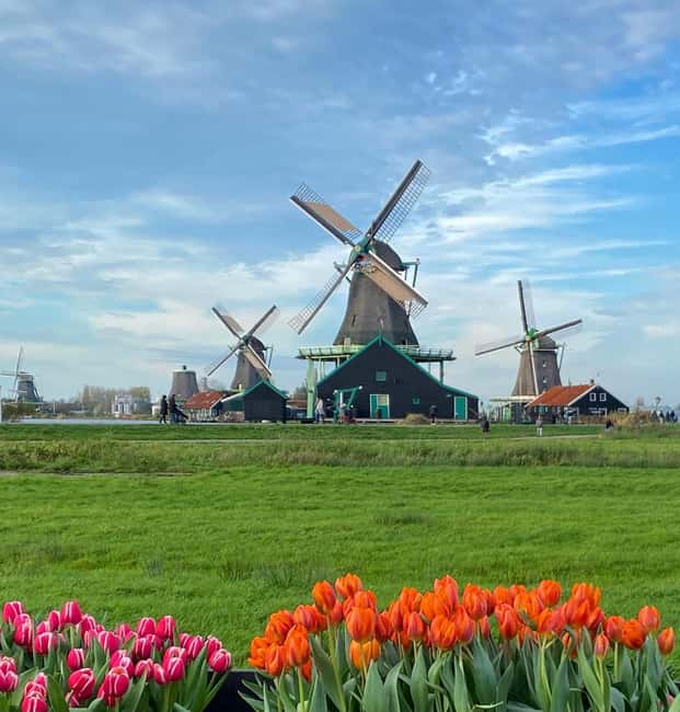 From Amsterdam; Alkmaar Cheese market & Zaanse Schans - Getting to Market 27 from central Amsterdam