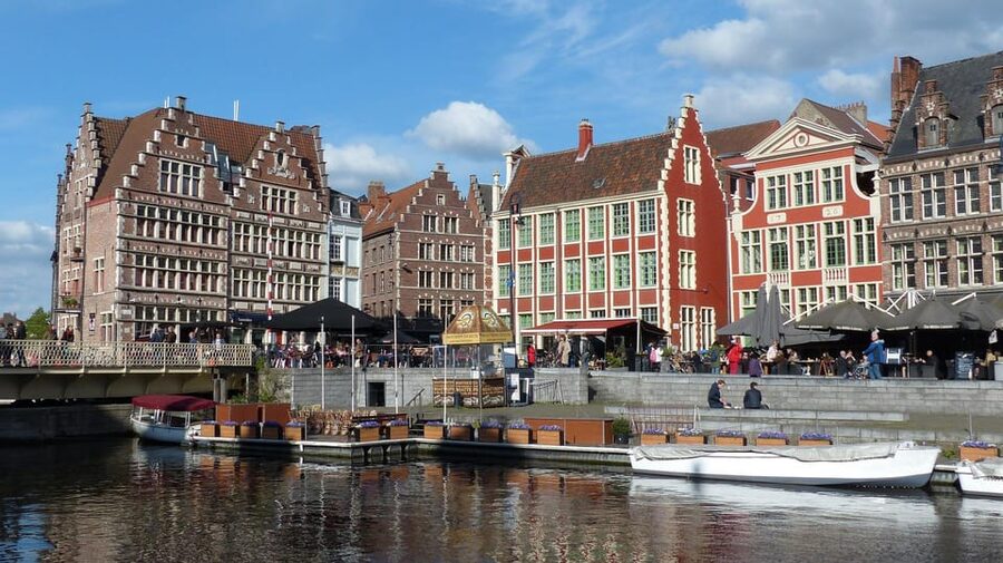 From Amsterdam: Antwerp & Ghent Full Day Tour - Antwerp’s Diamond District tells a commercial story