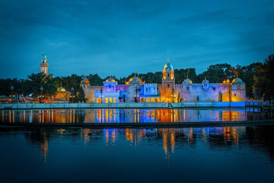 From Amsterdam: Day Trip to Efteling Theme Park with Ticket - Is $590 per person a fair price?