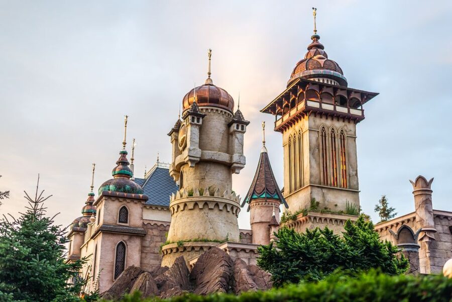 From Amsterdam: Day Trip to Efteling Theme Park with Ticket - Why Efteling feels different from a standard theme park