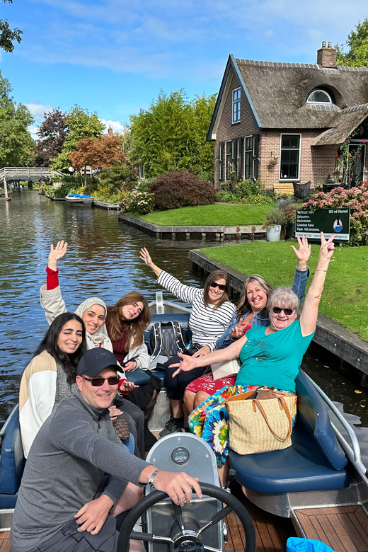 From Amsterdam: Giethoorn Small Group Tour with Boat Ride - Walking, Lunch, and Free Time