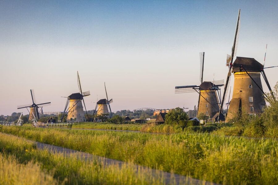 From Amsterdam: Kinderdijk, Delft & Mauritshuis Private Tour - Key points at a glance