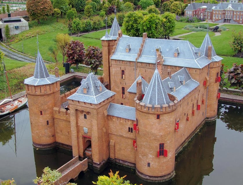 From Amsterdam: Muiderslot and De Haar Castle Tour - Why the private car matters