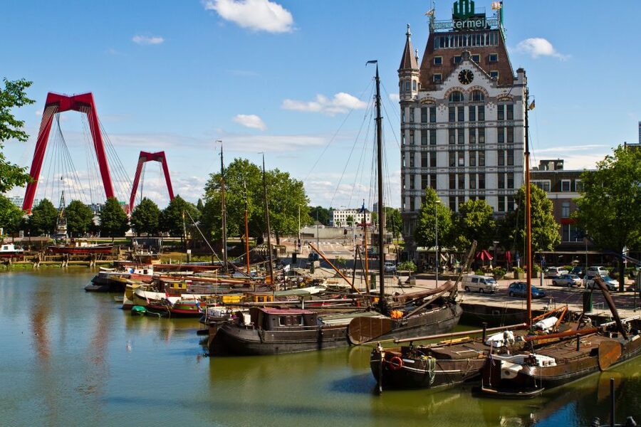 From Amsterdam: Rotterdam and The Hague Tour in Spanish - How much does the $46 price deliver?