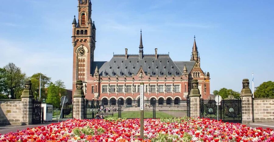 From Amsterdam: Rotterdam, The Hague & Delft Private Tour - The Hague: royal streets and Dutch power