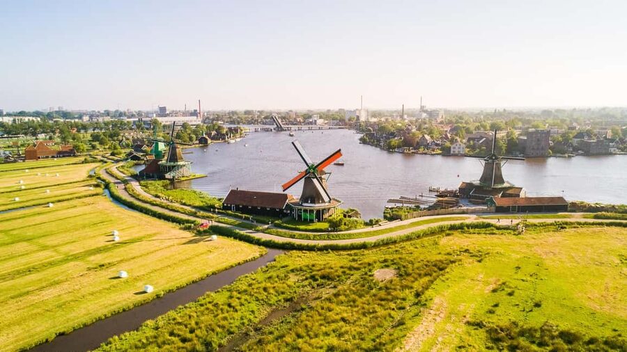 From Amsterdam: Zaanse Schans, Volendam, and Marken Day Trip - Leaving Amsterdam Central Station for North Holland