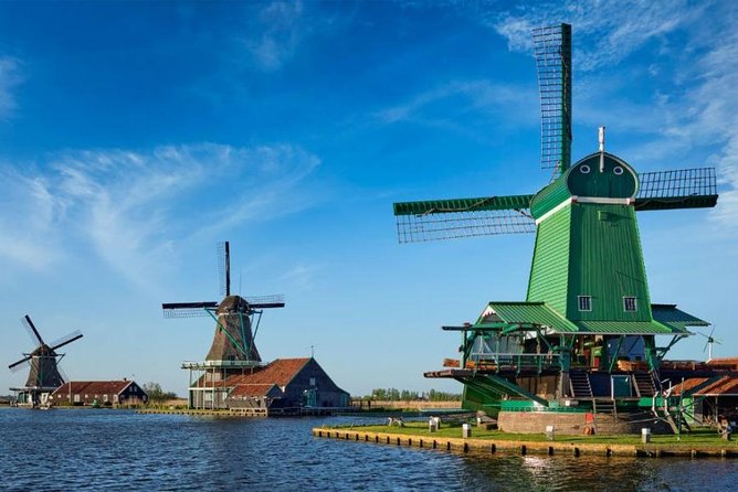 From Amsterdam: Zaanse Schans, Volendam, Giethoorn with Boat Tour - A guide can make or break the long day