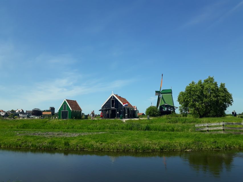 From Amsterdam: Zaanse Schans Windmills Private Tour - The first look at the windmills