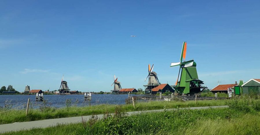 From Amsterdam: Zaanse Schans Windmills Private Tour - Who should book this outing