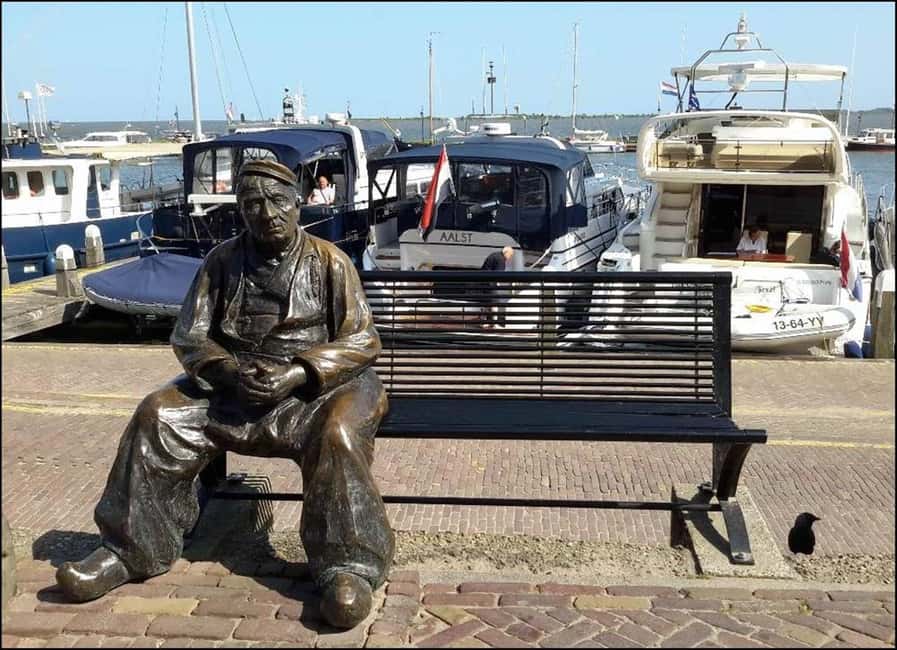 Full-day excursion to Edam, Volendam, and Marken - Marken and the charm of wooden shoes